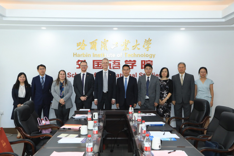 Vice President ZHEN Liang Meets Australian Ambassador to China Graham Fletcher and the Delegation 